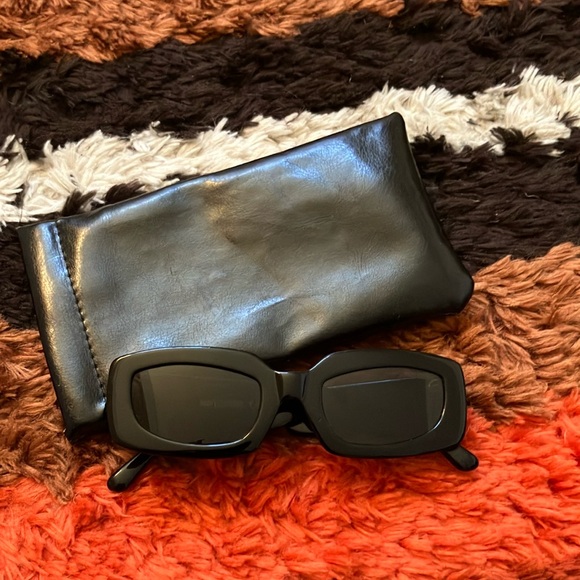 Black Rectangular Sunglasses - Picture 1 of 4